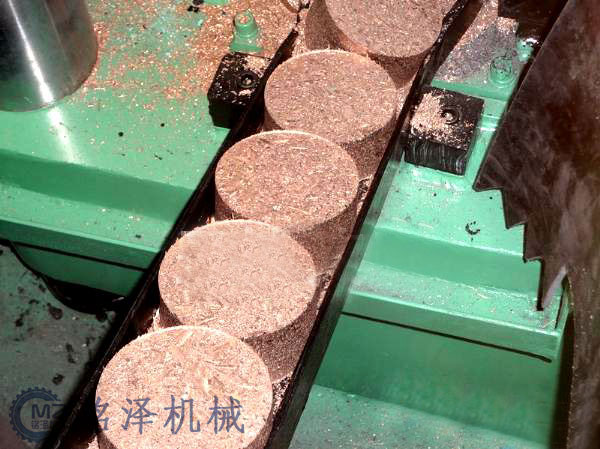 銅屑壓塊機客戶現(xiàn)場